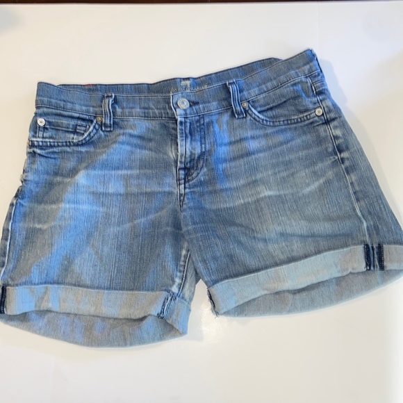 7 For All Mankind Pants - 7 For All Mankind Size 26 Medium Wash Mid-Rise Cuffed Shorts: 4875